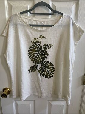 Talbots monstera leaf Tshirt